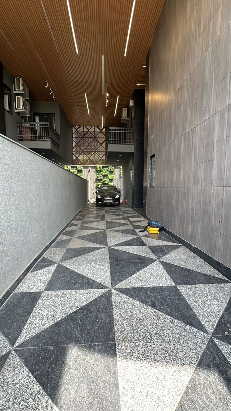 Balcony, vasant kunj 6 Bedroom 3780 Sq.Ft. Villa In Vasant Kunj Delhi 8709894