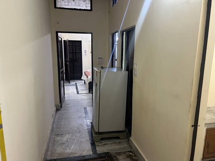 undefined, asha park 2.5 Bedroom 900 Sq.Ft. Builder Floor In Asha Park Delhi 8709888