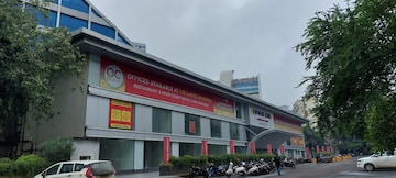  Office Space For Rent in Express Zone, Malad East