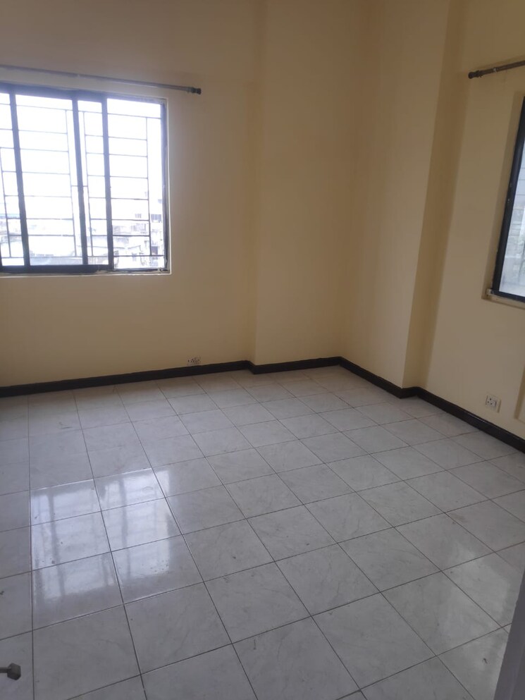 Room, prince anwar shah road 6+ Bedroom 2160 Sq.Ft. Apartment In Prince Anwar Shah Road Kolkata 8709897