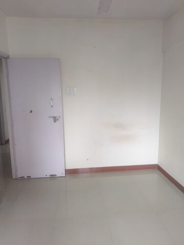 Room in 2 BHK Apartment at Alica Nagar CHS, Kandivali East – for Sale