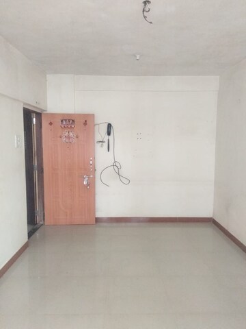 Room in 2 BHK Apartment at Alica Nagar CHS, Kandivali East – for Sale