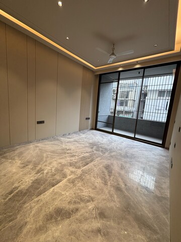 Room in 4 BHK Builder Floor at Saket – for Rent