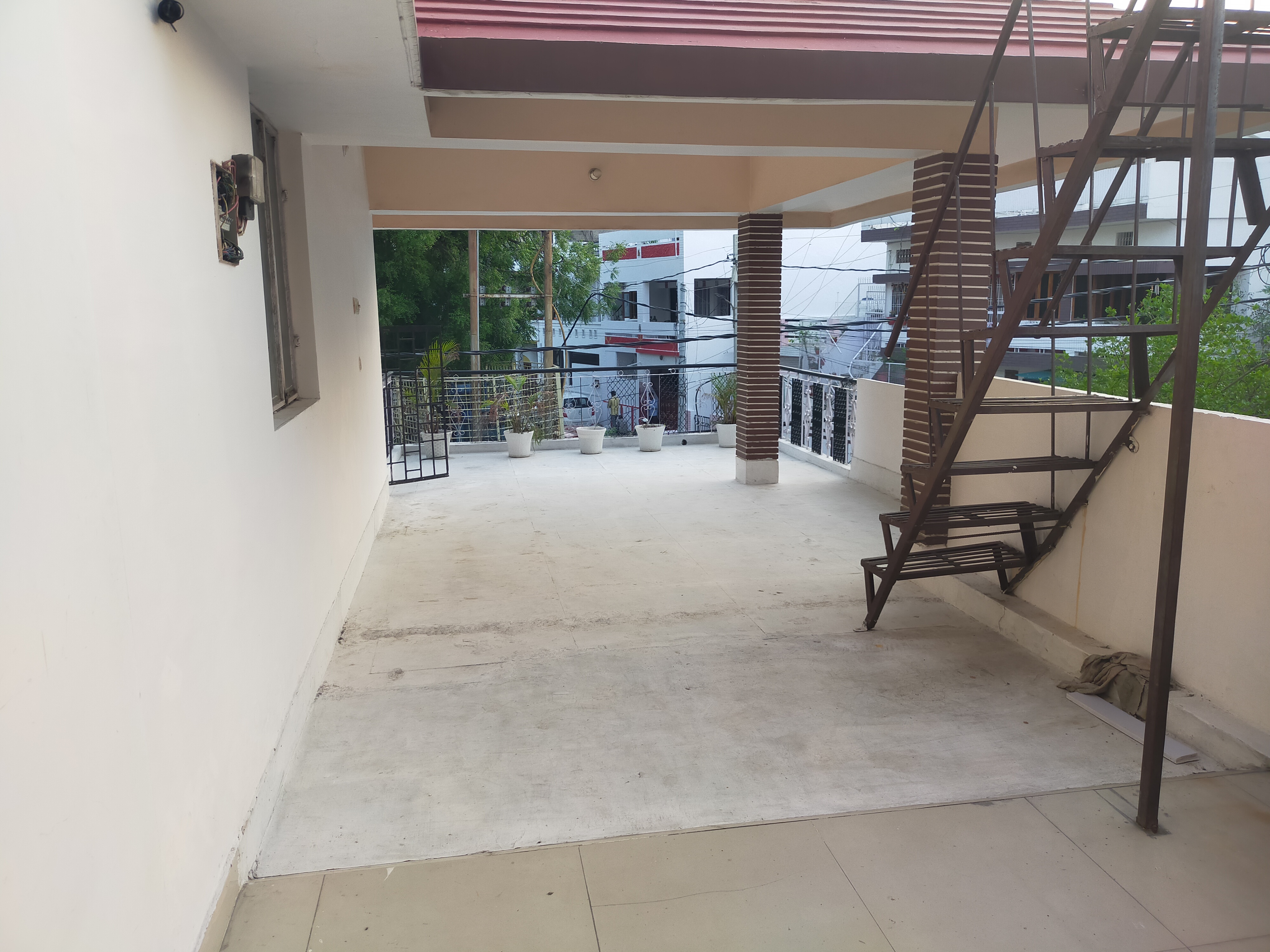 2 BHK + Pooja Room Independent House For Rent in Aliganj