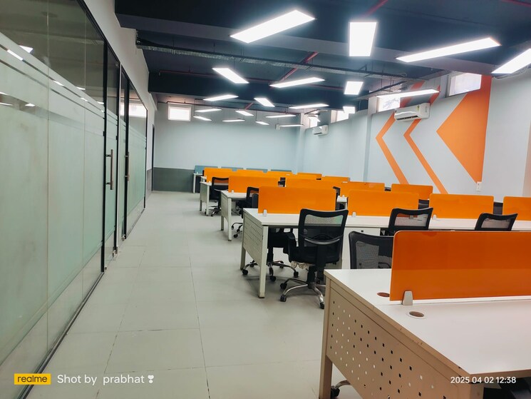 Team Area, arv-park Commercial Office Space 3500 Sq.Ft. In Sector 63 Noida 8709971