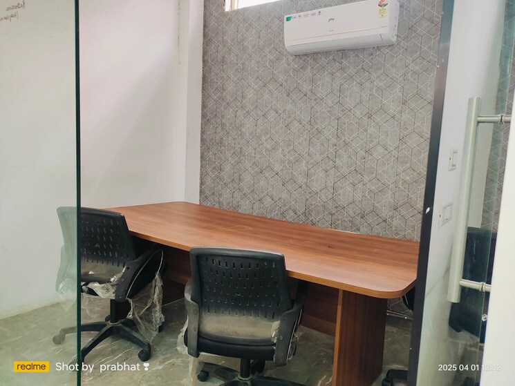 Team Area, arv-park Commercial Office Space 3500 Sq.Ft. In Sector 63 Noida 8709971