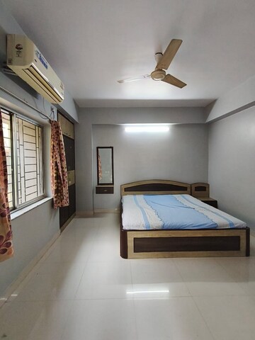 Bedroom in 3 BHK Apartment at Santoshpur – for Rent