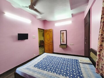 Bedroom in 3 BHK Apartment at Santoshpur – for Rent