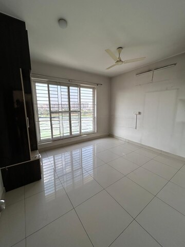 Room in 3 BHK Apartment at Puravankara Purva Skydale, Harlur – for Rent
