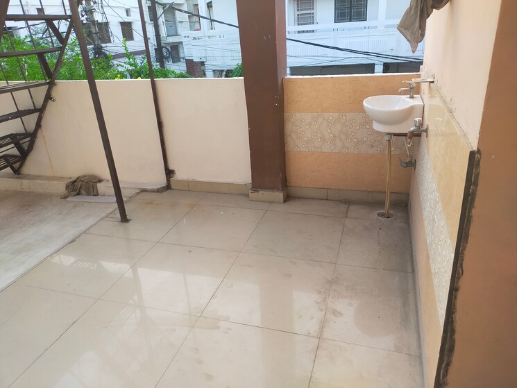 Balcony, aliganj 2 Bedroom 700 Sq.Ft. Independent House In Aliganj Lucknow 8710023