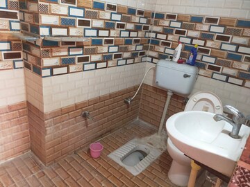 Bathroom in 2 BHK Independent House at Aliganj – for Rent