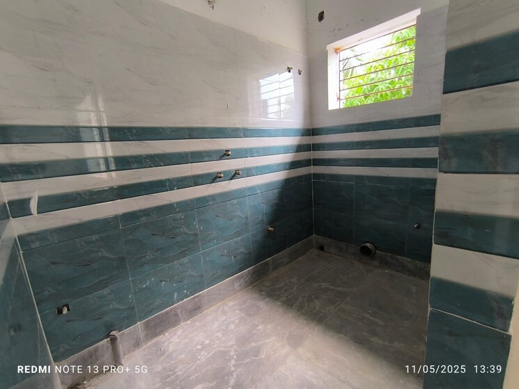 Attached Bathroom, santoshpur 3 Bedroom 1440 Sq.Ft. Apartment In Santoshpur Kolkata 8709968