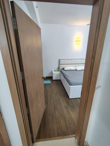 Room in 3.5 BHK Apartment at ATS Nobility, Sector 4 Greater Noida – for Rent