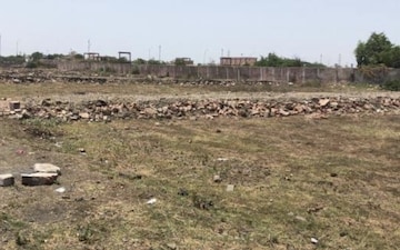 Plot For Sale in Dumas