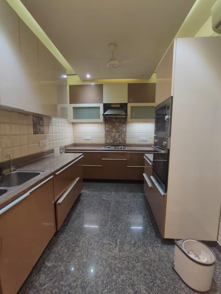 Kitchen, saket 3 Bedroom 1953 Sq.Ft. Builder Floor In Saket Delhi 8710081