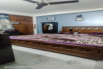 Bedroom in 1 BHK Apartment at Indrapuram – for Sale