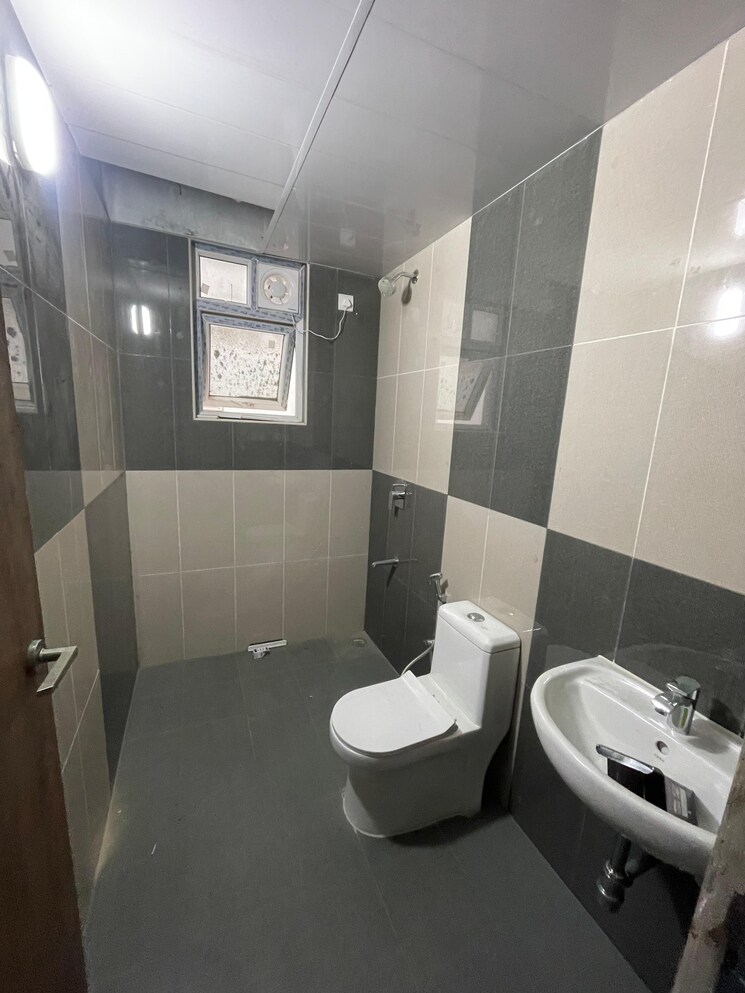 Bathroom, passion-elite-1 3 Bedroom 1500 Sq.Ft. Apartment In Electronic City Phase I Bangalore 8710195