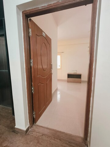 Room in 2 BHK Apartment at Shipra Suncity – for Rent