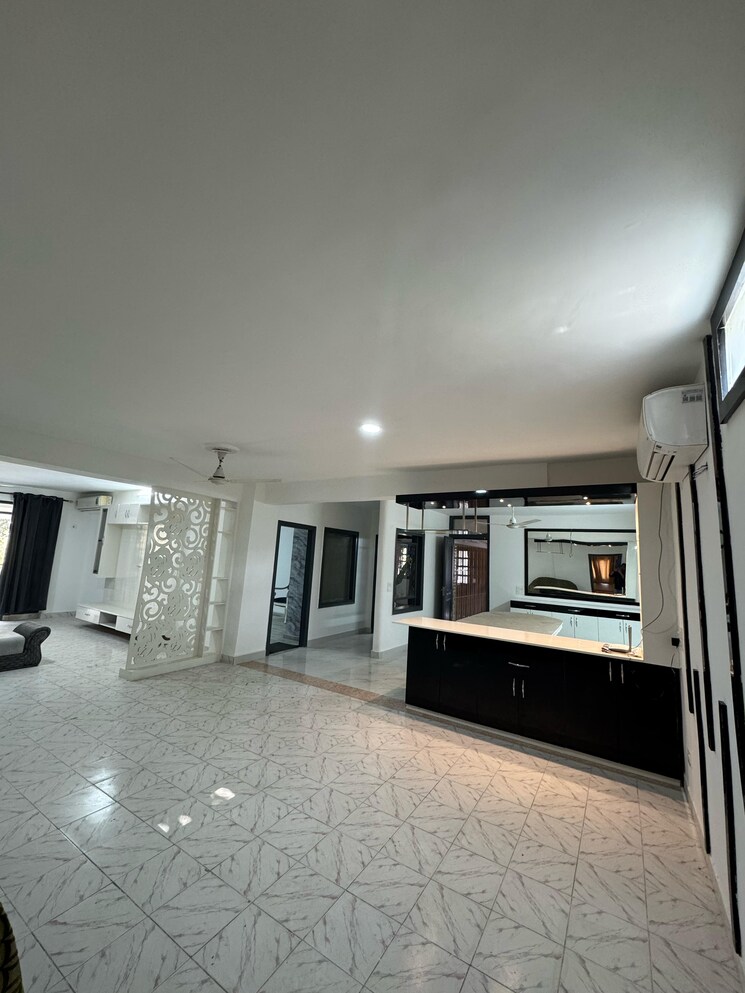 Kitchen, saket-court-residential-complex 3 Bedroom 1800 Sq.Ft. Villa In Pushp Vihar Delhi 8710298