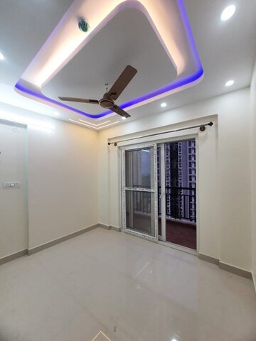 Room in 2 BHK Apartment at Candeur Signature, Varthur – for Rent