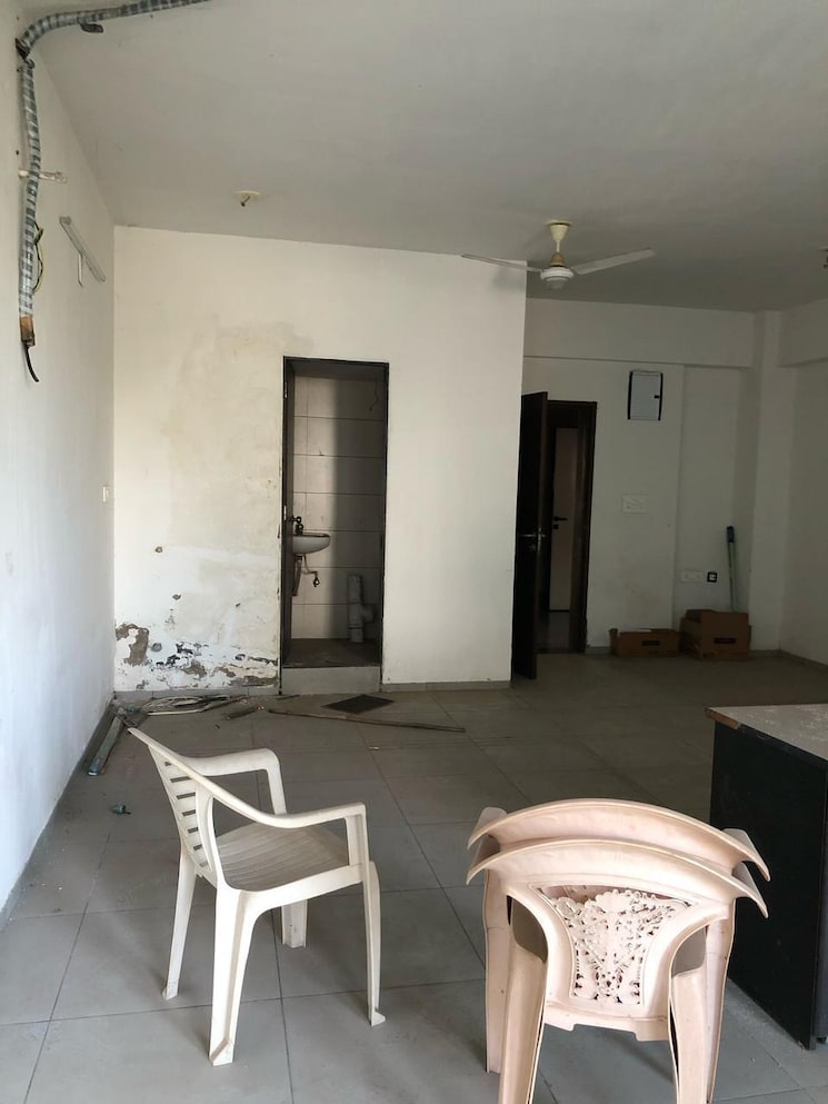 Team Area, navrangpura Commercial Office Space 861 Sq.Ft. In Navrangpura Ahmedabad 8710287