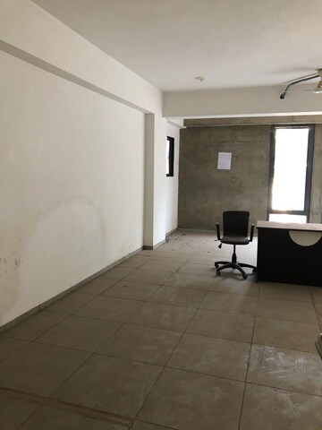 Room in  Office Space at Navrangpura – for Rent