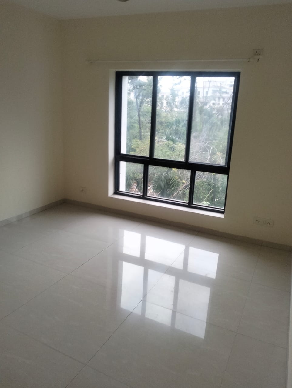 3 BHK 1600 Sq.Ft. Apartment in Clover Village