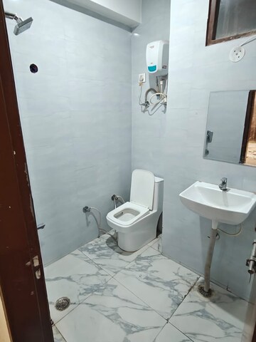 Bathroom in 3 BHK Builder Floor at SS The Coralwood, Sector 84 – for Rent