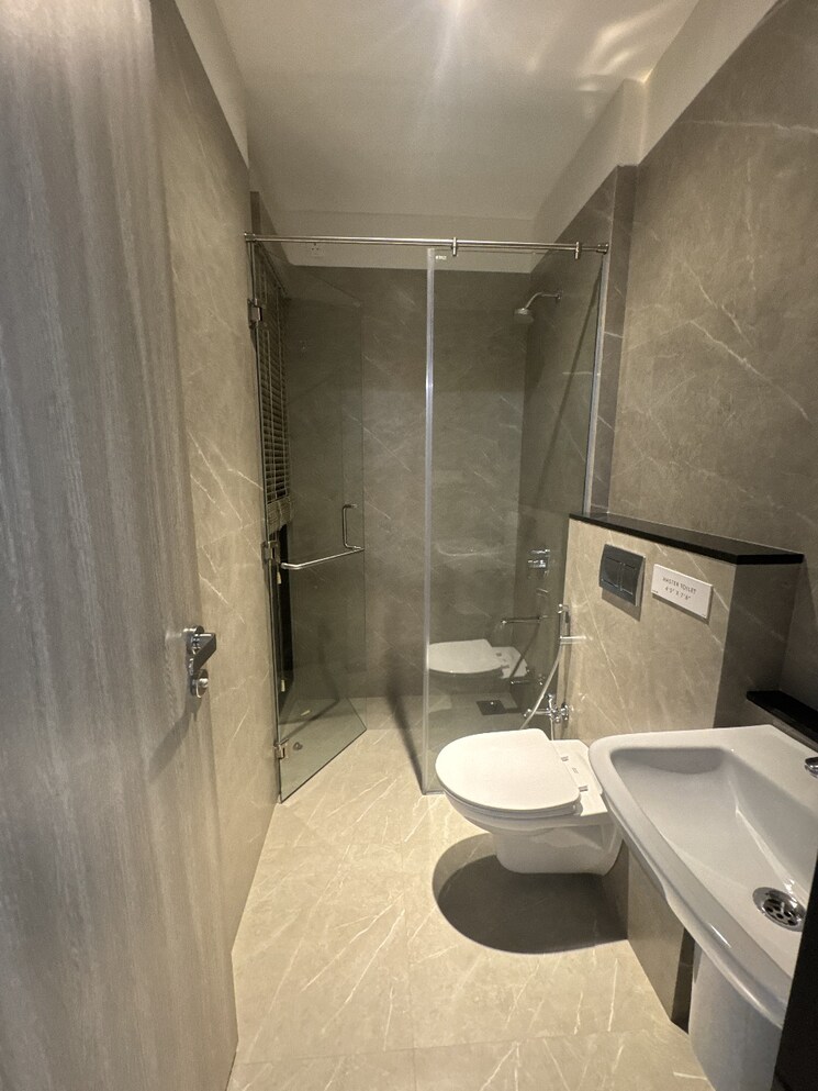 Bathroom, rustomjee-la-vie 3 Bedroom 882 Sq.Ft. Apartment In Majiwada Thane 8710585