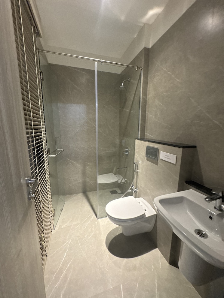 Bathroom, rustomjee-la-vie 3 Bedroom 882 Sq.Ft. Apartment In Majiwada Thane 8710585