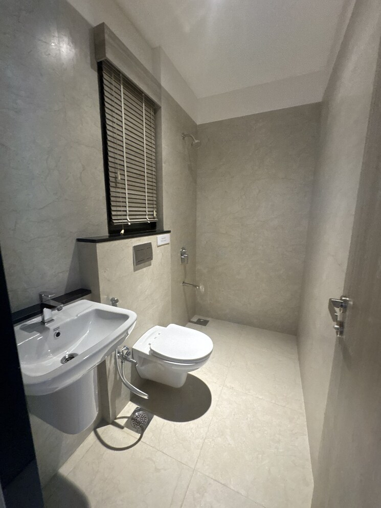 Bathroom, rustomjee-la-vie 3 Bedroom 882 Sq.Ft. Apartment In Majiwada Thane 8710585