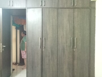 Furnished Amenities in 2 BHK Apartment at Lodha Amara, Kolshet Road – for Rent