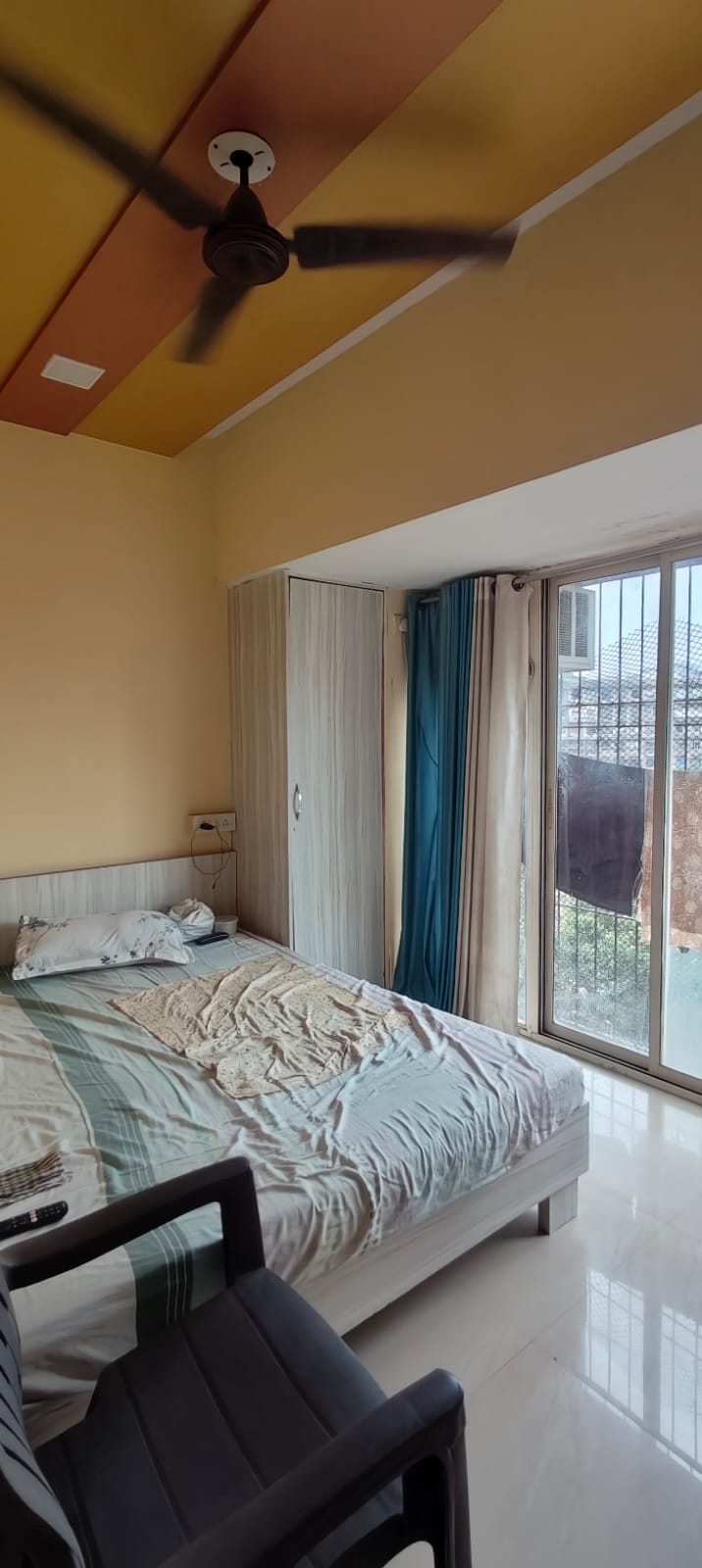 1 Rk+ Extra Room Apartment For Sale in Royal Palms