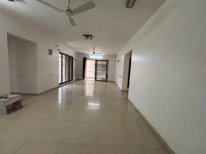 2 BHK Apartment For Sale in Kool Homes Solitaire I