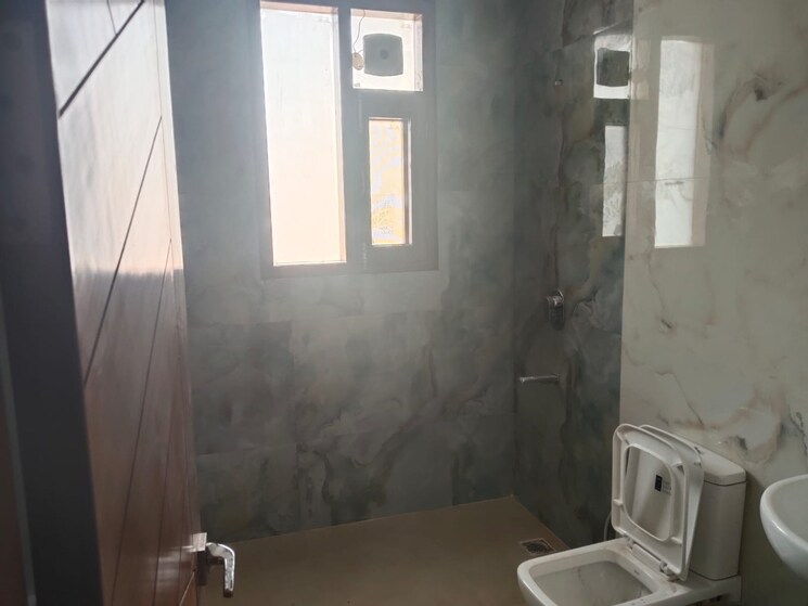 Bathroom, sector 9 panchkula 2 Bedroom 1899 Sq.Ft. Independent House In Sector 9 Panchkula Panchkula 8710470