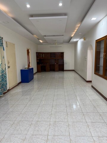 Room in 4 BHK Independent House at Hsr Layout – for Rent