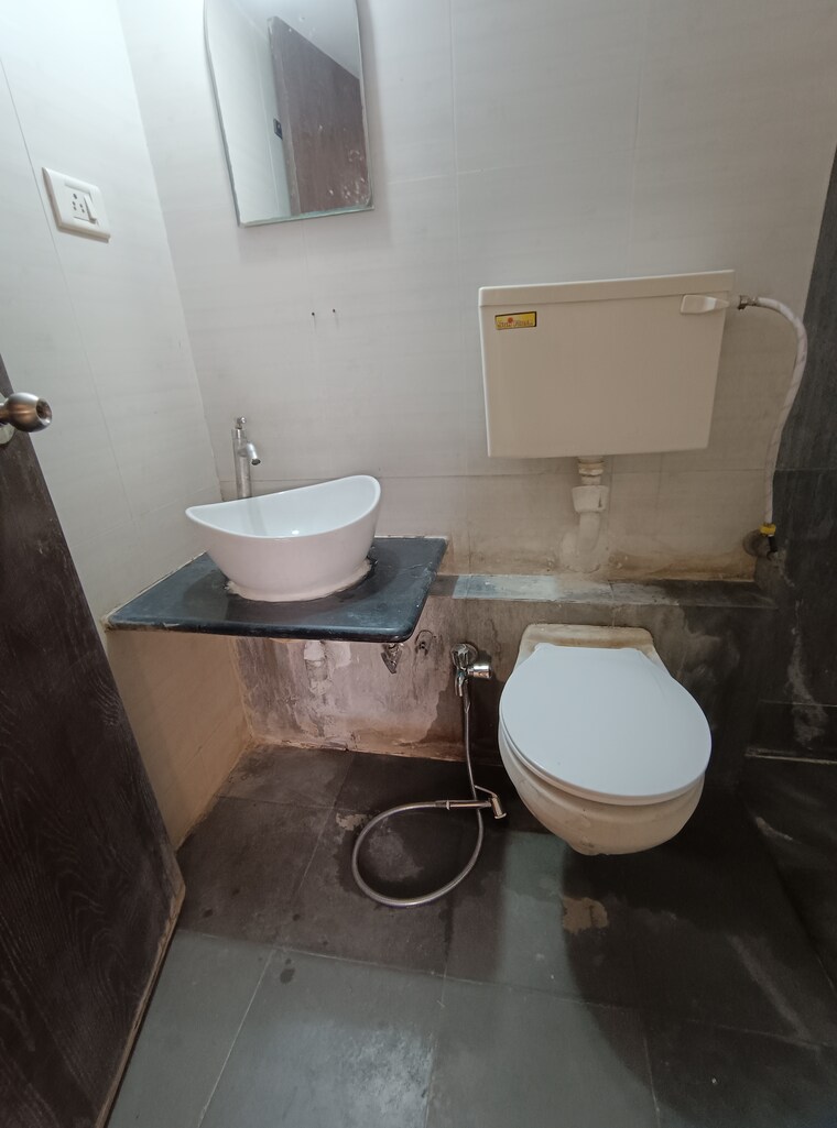 Bathroom, runwal-garden-city 3 Bedroom 1200 Sq.Ft. Apartment In Balkum Pada Thane 8710742