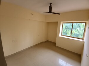 Room in 3 BHK Apartment at Runwal Garden City, Balkum Pada – for Sale