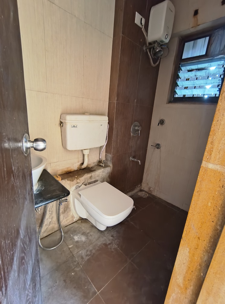 Bathroom, runwal-garden-city 3 Bedroom 1200 Sq.Ft. Apartment In Balkum Pada Thane 8710742