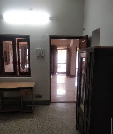 Room in 2 BHK Independent House at Aliganj – for Rent
