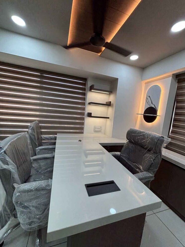 Team Area, scheme 140 Commercial Office Space 1600 Sq.Ft. In Scheme 140 Indore 8710813