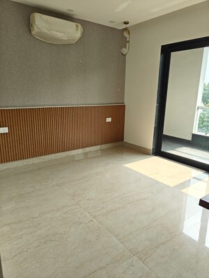 Room in 4 BHK Builder Floor at Sector 56 – for Sale