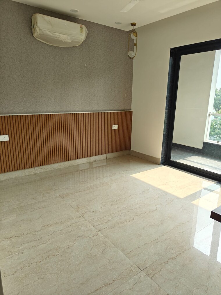 Room, sector 56 4 Bedroom 300 Sq.Yd. Builder Floor In Sector 56 Gurgaon 8710945