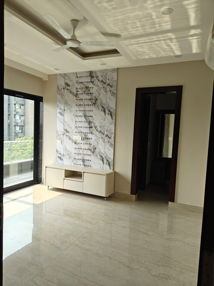 Room, sector 56 4 Bedroom 300 Sq.Yd. Builder Floor In Sector 56 Gurgaon 8710945
