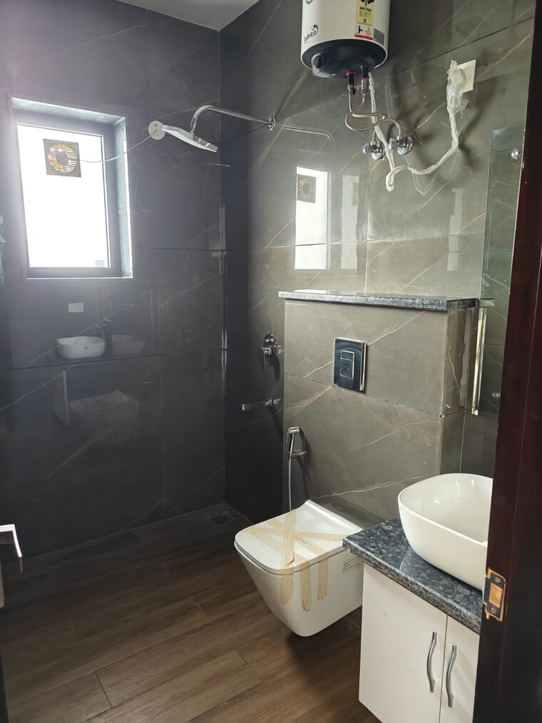 Attached Bathroom, sector 56 4 Bedroom 300 Sq.Yd. Builder Floor In Sector 56 Gurgaon 8710945
