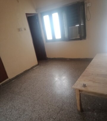 Room in 2 BHK Villa at Aliganj – for Rent