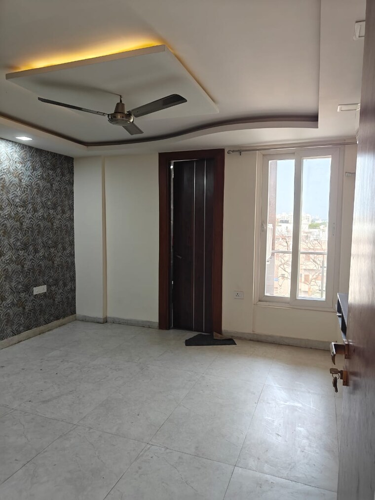 Room, sector 56 4 Bedroom 360 Sq.Yd. Builder Floor In Sector 56 Gurgaon 8711129