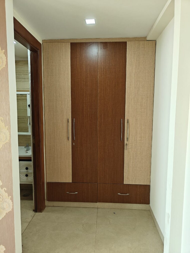 Room, sector 56 4 Bedroom 360 Sq.Yd. Builder Floor In Sector 56 Gurgaon 8711129