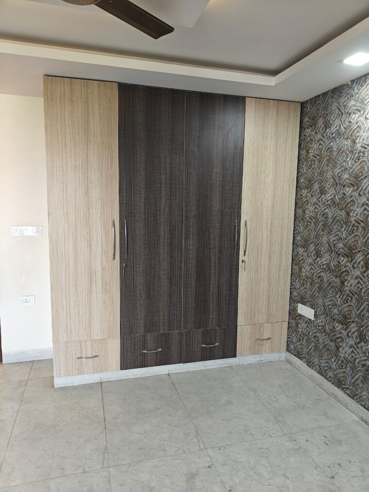 Room, sector 56 4 Bedroom 360 Sq.Yd. Builder Floor In Sector 56 Gurgaon 8711129