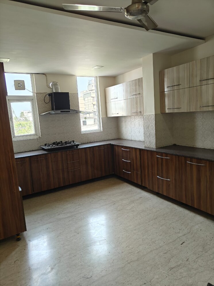 Kitchen, sector 56 4 Bedroom 360 Sq.Yd. Builder Floor In Sector 56 Gurgaon 8711129